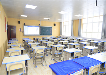 蓝狮在线海西助学